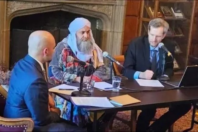 الحسناوي يتساءل كيف نجح شيخ الطريقة الكركرية في جمع أتباع وجمهور غفير؟