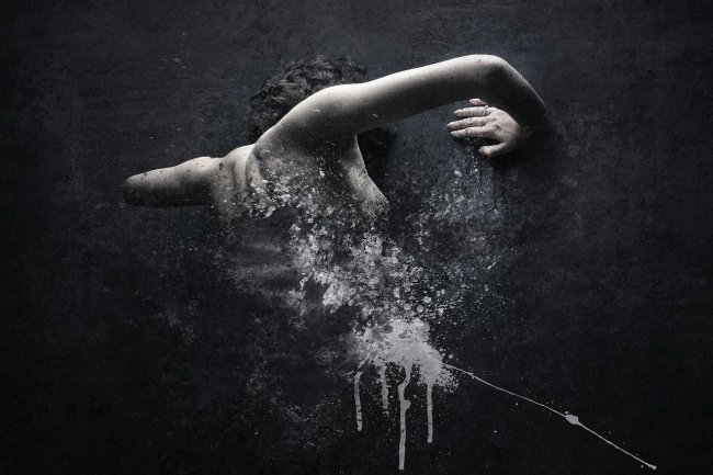 زيف معاملات الإناث في العالم الإفتراضي ،تخفين وراء أقنعتهن حقيقة عارية وغير فاتنة !