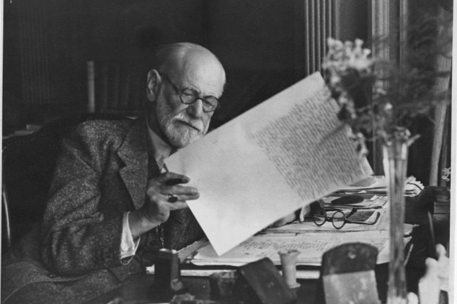 التحليل النفسي لظاهرة الدين حسب سيغموند فرويد