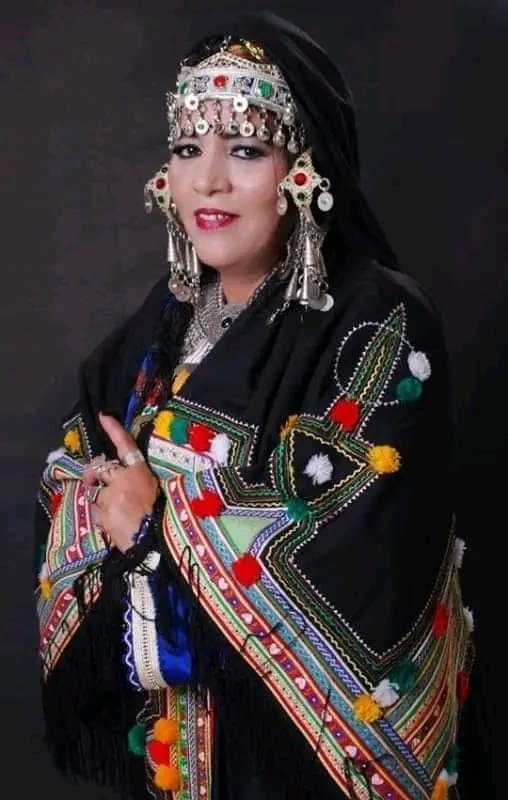 مناضلة القضية الأمازيغية و أول فنانة أمازيغية تغني على خشبة الأوبرا بباريس  