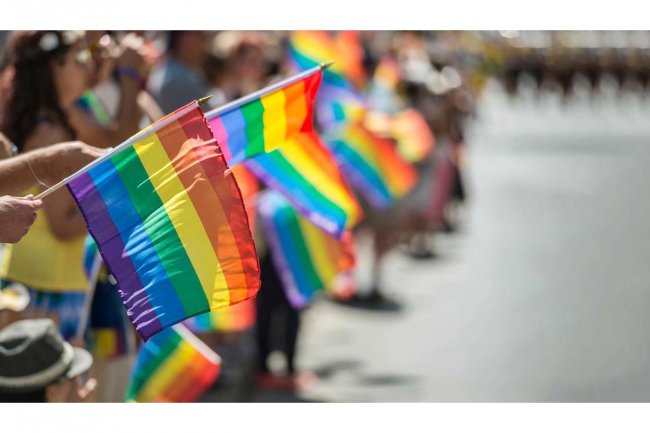 ترويج الفنانين و المؤثرين للشذوذ الجنسي داخل المجتمع المغربي