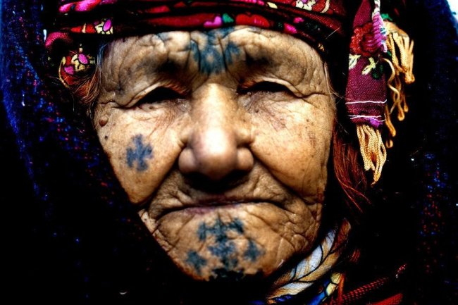 الوشم الامازيغي من خلال رؤية بعض علماء علم الاجتماع